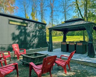 The Obsidian A Hideaway - Saint Albans - Patio