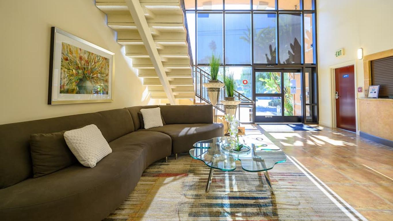 Studios Inn