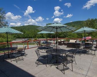 Black Bear Lodge - Waterville Valley - Patio