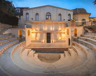 Occidental Pueblo Acantilado - el Campello - Budynek