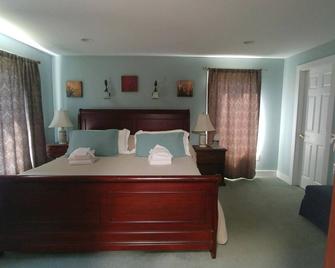 Attractive Oceanfront Home in Harmonious and Tranquil Setting , Brunswick,ME - Brunswick - Bedroom