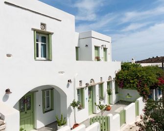 Skaris Homes - Panormos - Edificio