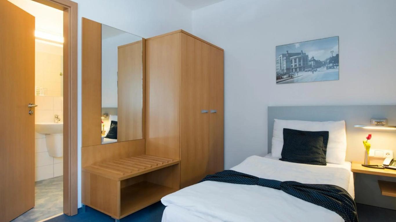 Felicity Garni Hotel