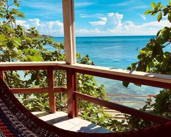 Fosters West Bay Resort - Coxen Hole - Balcon