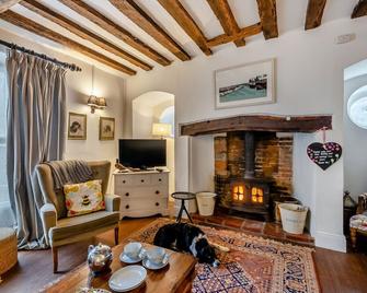 Poets Corner - Holt - Holt - Living room