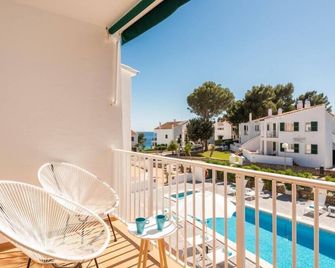 Apartamentos Annabel's II - Cala Galdana - Balcón