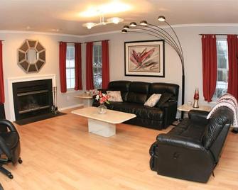 Luxury Duplex in Branchburg, Fully Furnished! - Branchburg - Living room