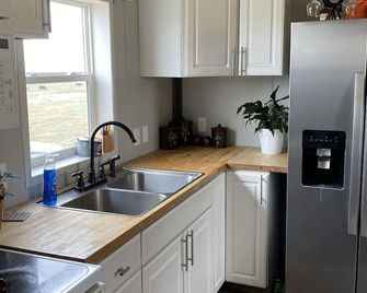 Sturgis Motorcycle Rally Vacation Rental - Whitewood - Cocina