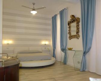 Margot Suite - Regina Margherita - Rent Rooms - Санта-Маргерита-Лігуре - Спальня