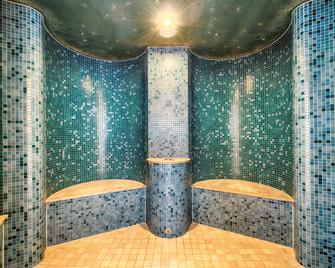 Leonardo Hotel & Residenz München - Munique - Piscina