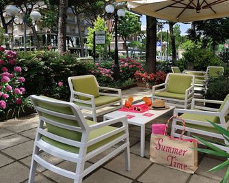 Hotel Suisse - Cervia - Hàng hiên