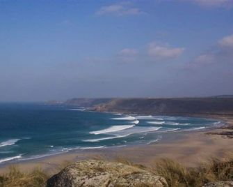 4 Harbour Mews Sleeps 6 (3 Bedrooms) - Lands End - Beach