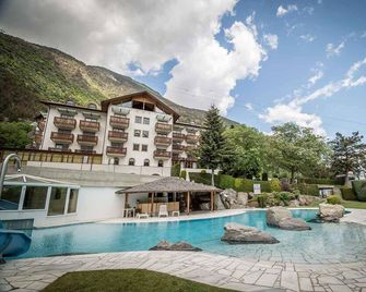 Hotel Vermoi - Laces - Pool