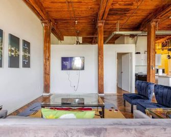 Detroit Riverview Loft - Detroit - Huiskamer