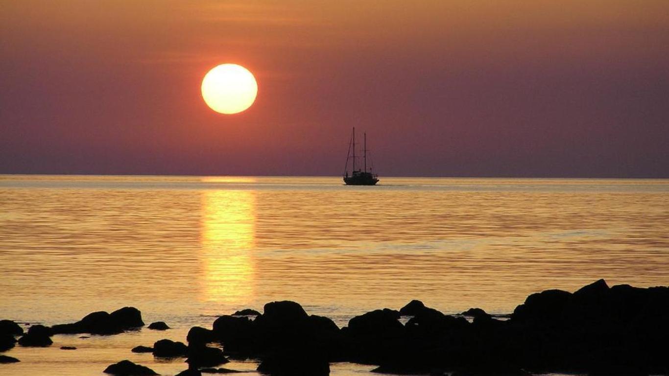 Nefeli Sunset Studios