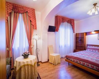 Hotel Fabrizio - Caorle - Habitación