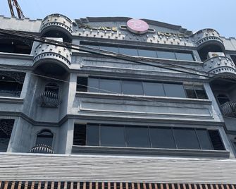 Be Palace Hotel - Ozamiz - Building