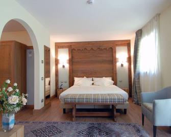 Hotel Garni Vittoria - Tonadico - Slaapkamer