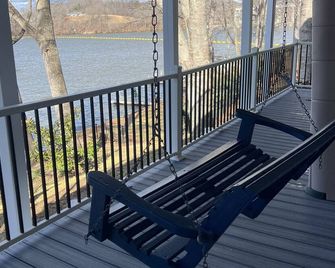 Stunning Radford lake house on Claytor Lake - Radford - Балкон