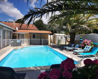 Air-Conditioned Villa With Heated Pool 10 Minutes From The Beaches - Saubion - Pool