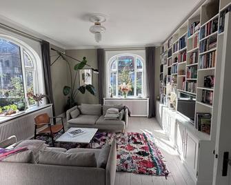 Luxurious, private, centrally-located Mansion - Copenhagen - Living room