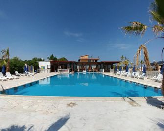 Residence Parco Del Sole - Rodi Garganico - Pool