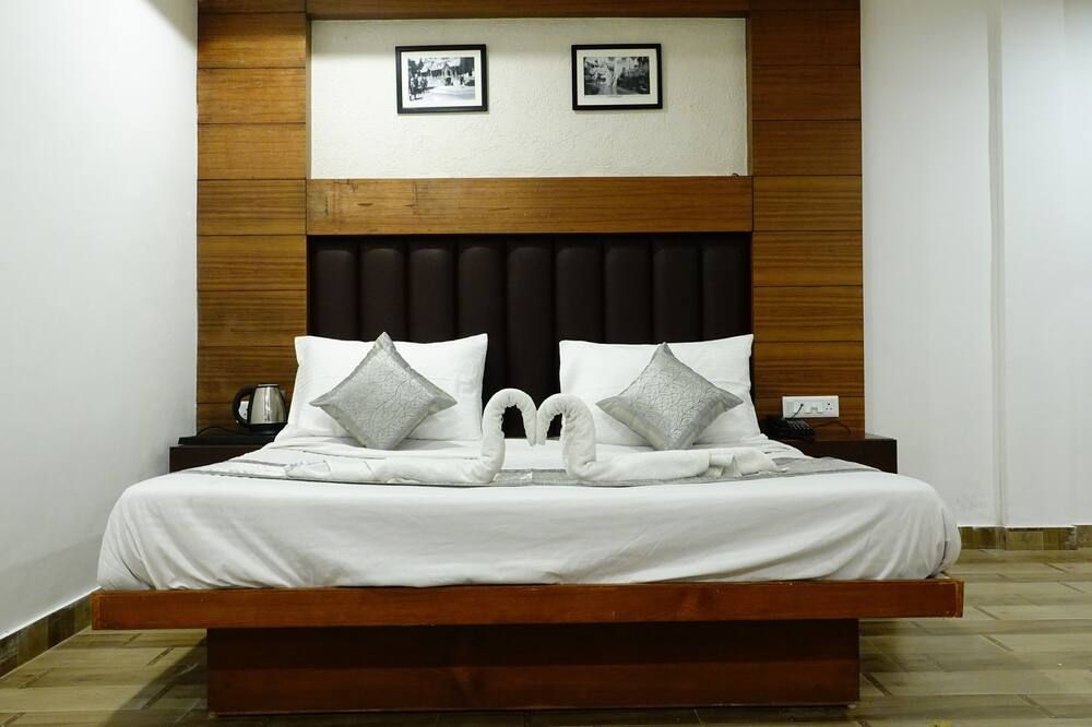 Rubystone Mussoorie A Leisure Resort - מוסורי - חדר שינה