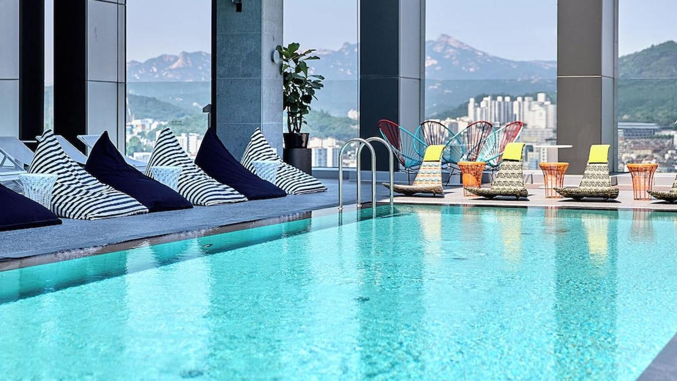 إل 7 هونجداي باي لوت هوتلز