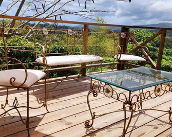 Serene Private Peaceful Retreat with Lake Access Mountain View in Cidra - Cidra - Balcón