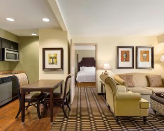 Homewood Suites by Hilton Lafayette-Airport - Lafayette - Habitación