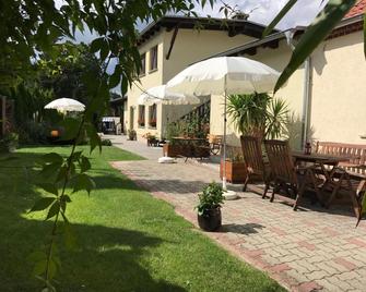 Spreewaldapartments-Kossatz - Lübben - Innenhof