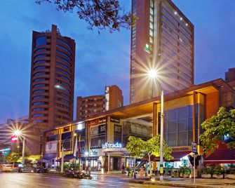 Holiday Inn Express & Suites Medellin By IHG - Medellín - Building