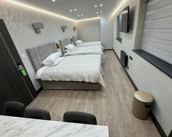 Park Avenue Hotel - London - Bedroom