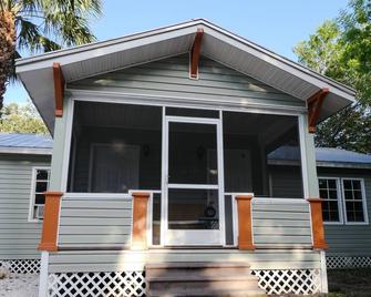 The Florida Sun And Unique Prices Are Waiting For You! Book Quickly Now! - Fort Myers - Edificio