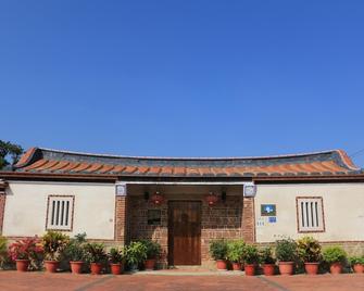 Longmen Inn Bed and Breakfast - Jinning Township - Edificio