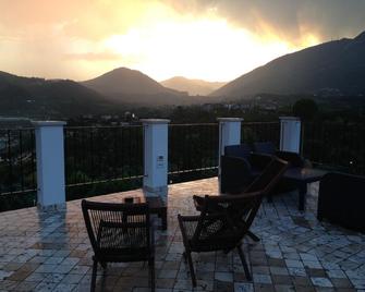 Agriturismo Villa Bissiniga - Salò - Balkon