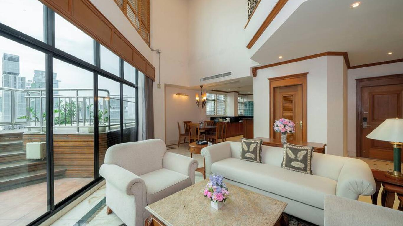 Grand Diamond Suites Hotel