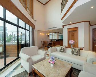 فندق غراند دياموند سويتس - بانكوك - غرفة معيشة