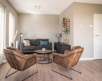 Bungalow in Central De Cocksdorp - De Cocksdorp - Вітальня