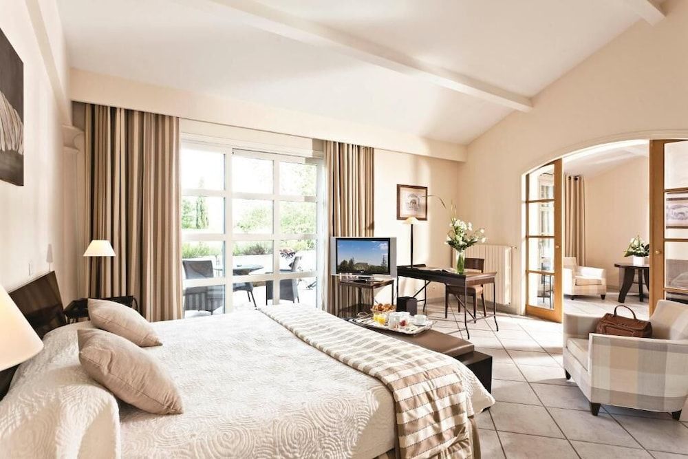 Hôtel la Magnaneraie - Villeneuve-lès-Avignon - Habitación