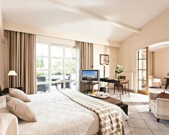 Hôtel la Magnaneraie - Villeneuve-lès-Avignon - Bedroom