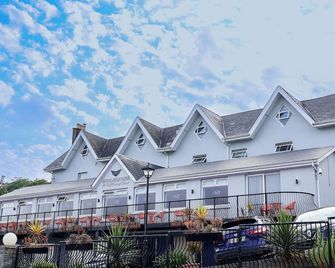 Bella Vista Hotel & Self Catering Suites - Cobh - Building