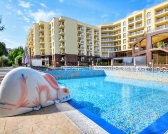 Apart Hotel Golden Line - Golden Sands - Pool