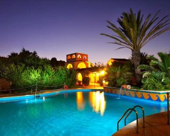 Hotel Luci Del Faro - Calasetta - Pool