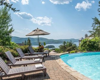 Equinox Condo | Ski-in/Ski-out + Village Walk | Stunning Lake & Mountain View | Pool Access - Mont-Tremblant - Bể bơi