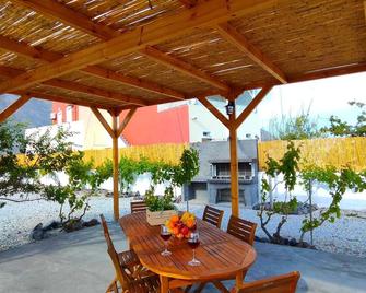 Oasis Apartments - Perissa - Patio
