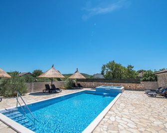 Mobile home Banovi dvori - Tisno - Pool