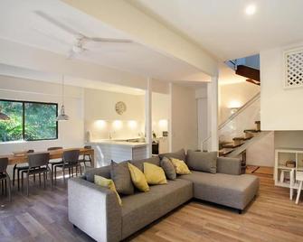 Little Cove Townhouse 2 Pandanus Street - Noosa Heads