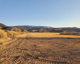 Beautiful Cottage At The Base Of Boulder Mountain! Amazing Views All Around! - Bicknell - Edificio