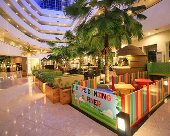 Aston Cirebon Hotel And Convention Center - Cirebon - Recepción